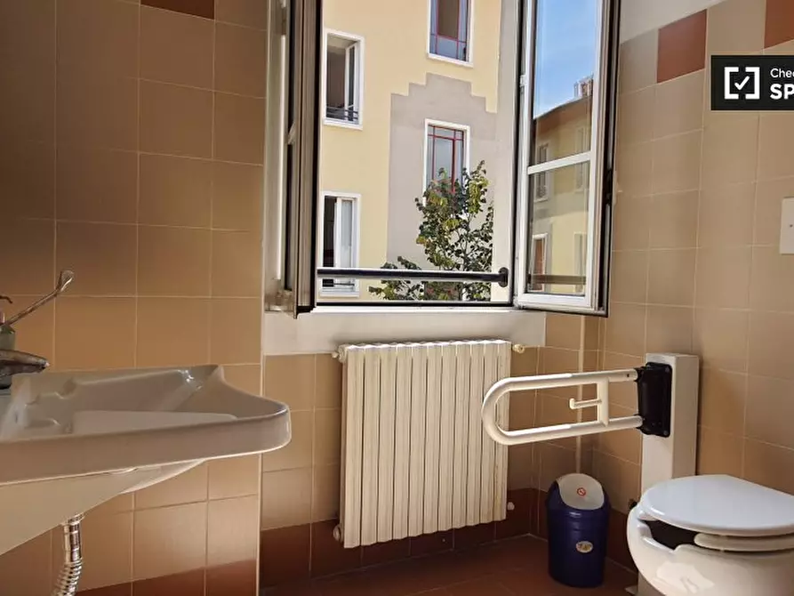 Immagine 9 di Camera condivisa in affitto  in Via Anton Giulio Barrili a Milano