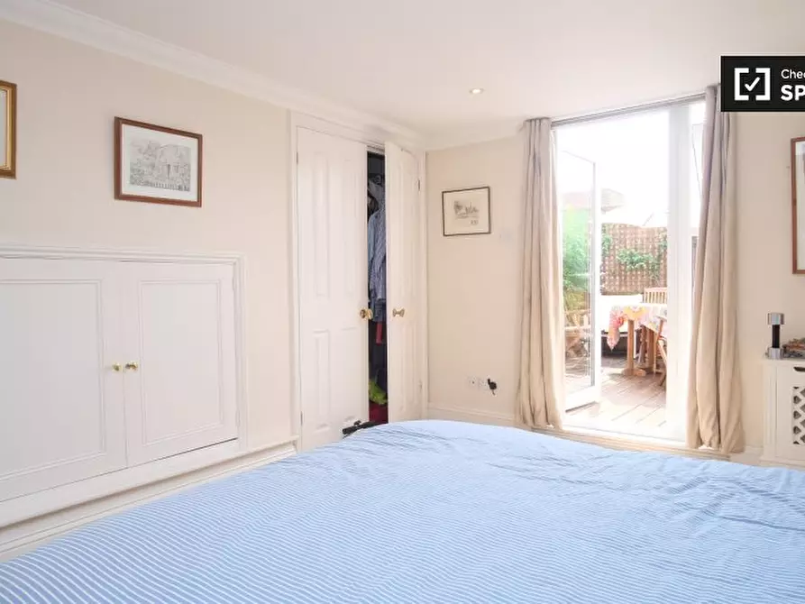 Immagine 14 di Appartamento in affitto  in Kensington High St, Kensington, London W8 6NW, UK a Kensington