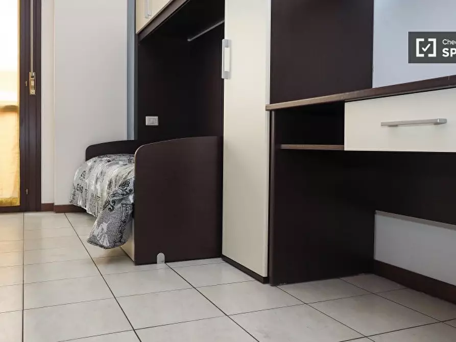 Immagine 3 di Camera condivisa in affitto  in Viale Antonio Gramsci a Sesto San Giovanni