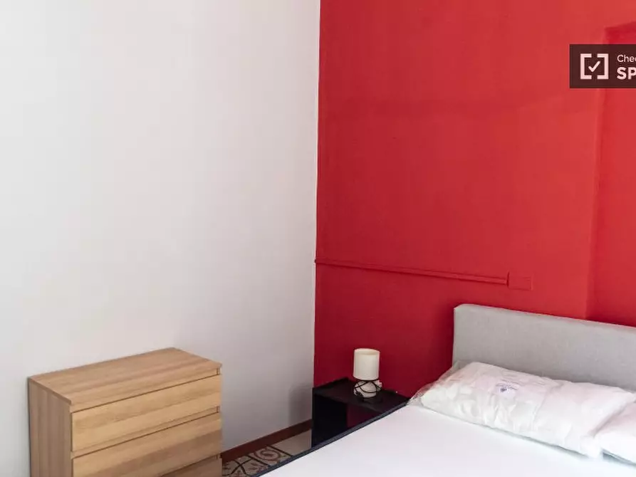 Immagine 3 di Camera condivisa in affitto  in Via Napoleone III a Roma