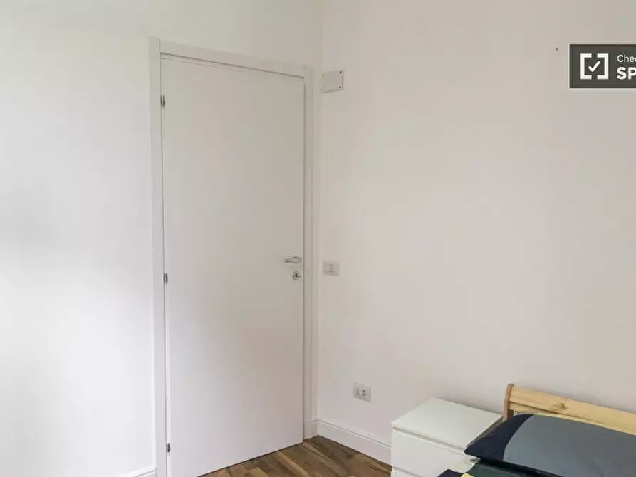 Immagine 16 di Camera condivisa in affitto  in Viale delle Medaglie d'Oro a Roma