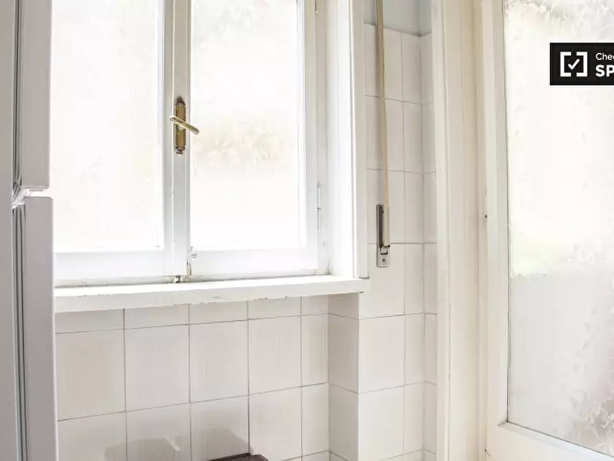 Immagine 8 di Camera condivisa in affitto  in Via Tiburtina a Roma