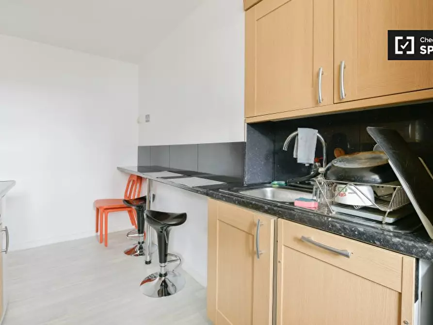 Immagine 8 di Camera condivisa in affitto  in St.Anns Rd, White City, London W11 4ST, UK a Kensington