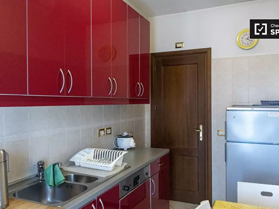 Immagine 11 di Camera condivisa in affitto  in Via Giuseppe Gregoraci a Roma