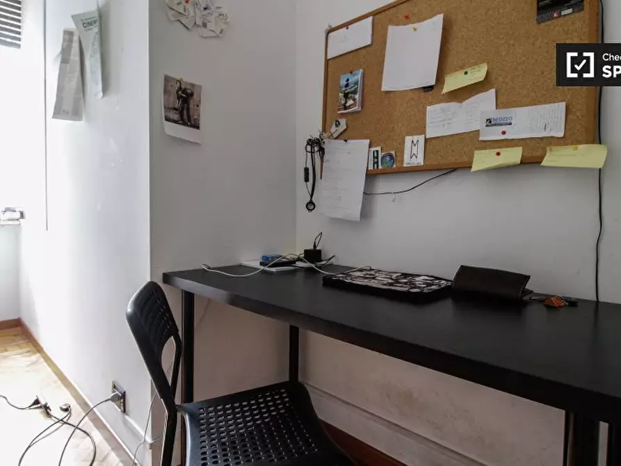 Immagine 2 di Camera condivisa in affitto  in Corso S. Maurizio a Torino