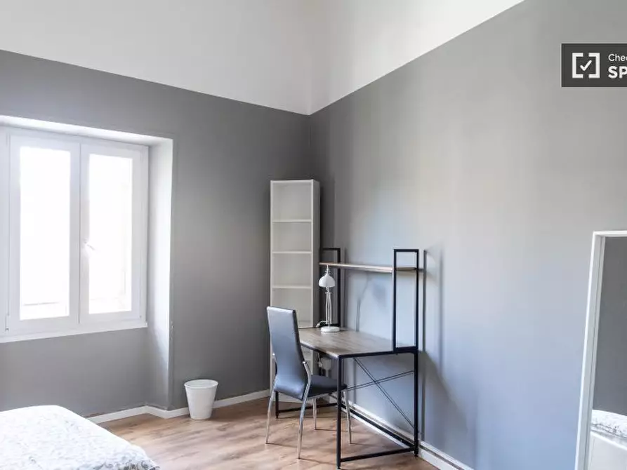 Immagine 3 di Camera condivisa in affitto  in Piazza Regina Margherita a Roma