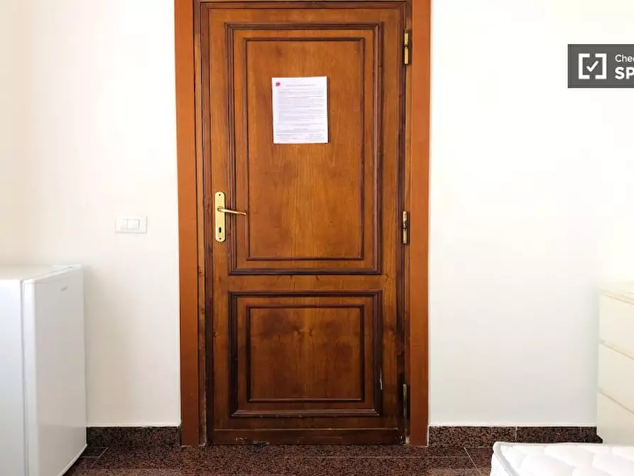 Immagine 4 di Camera condivisa in affitto  in Via Alessandro Brisse a Roma