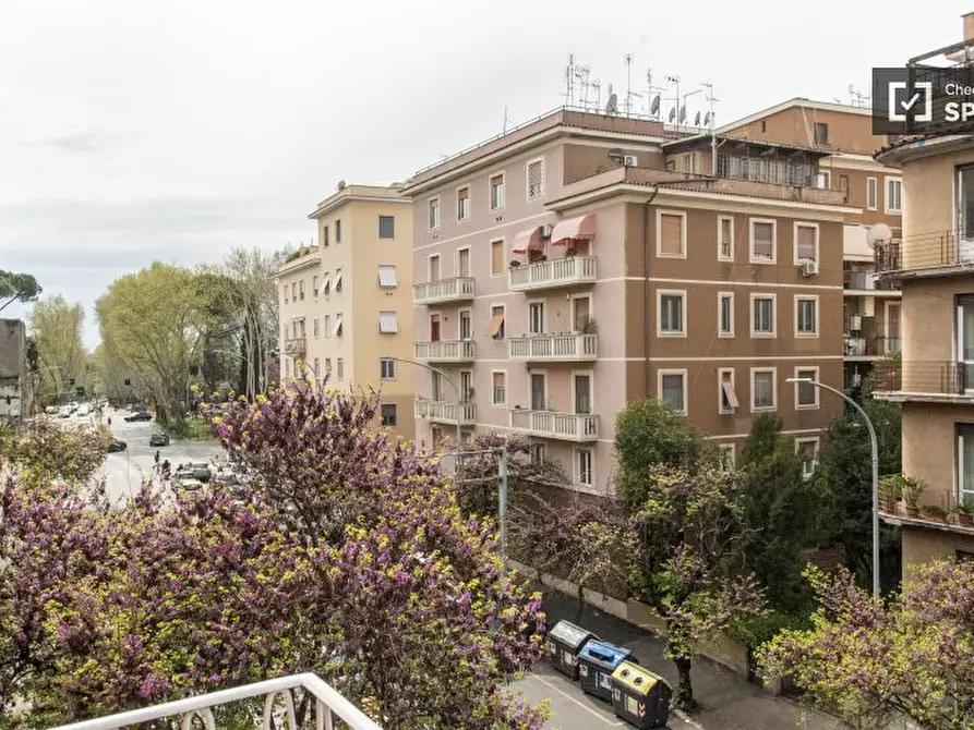 Immagine 6 di Camera condivisa in affitto  in Via Vetulonia a Roma