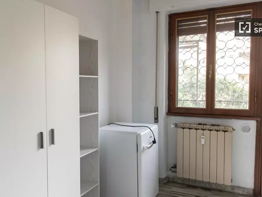 Immagine 17 di Camera condivisa in affitto  in Via dei Radiotelegrafisti a Roma