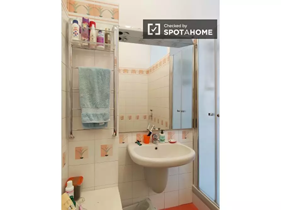 Immagine 11 di Camera condivisa in affitto  in Via Leopoldo Sabbatini a Milano