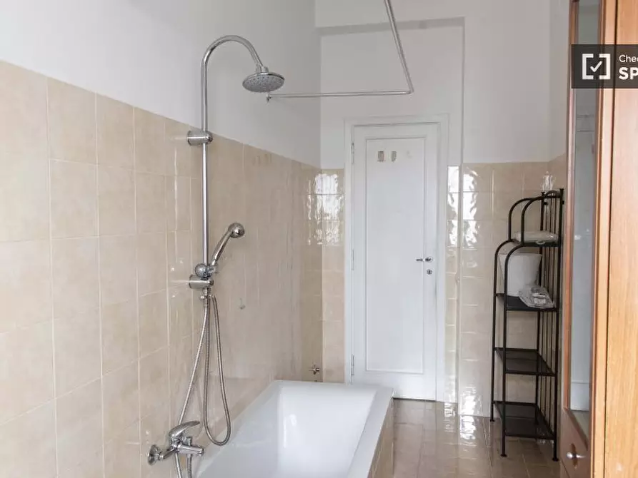 Immagine 19 di Camera condivisa in affitto  in Via Val d'Aosta a Roma