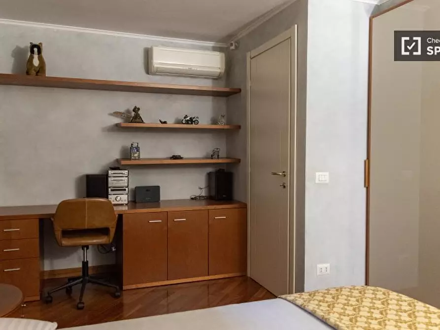 Immagine 19 di Appartamento in affitto  in Via Erode Attico a Roma