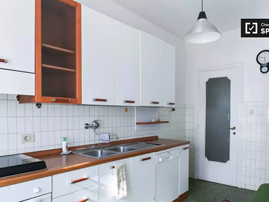 Immagine 8 di Camera condivisa in affitto  in Via Italo Carlo Falbo a Roma