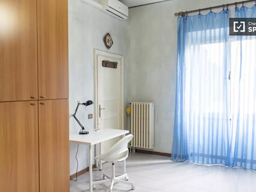 Immagine 18 di Camera condivisa in affitto  in Via Carlo Mirabello a Roma