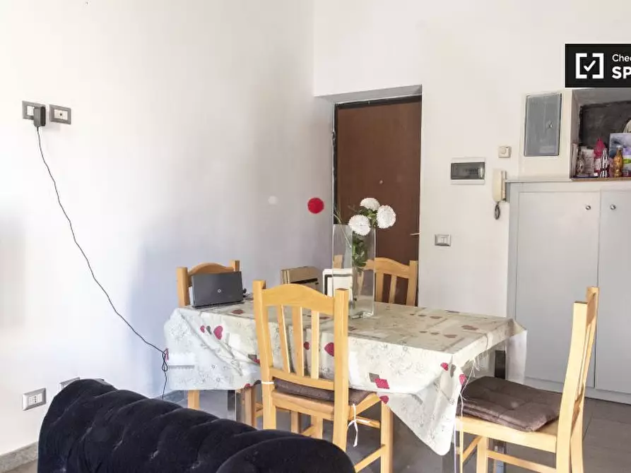 Immagine 10 di Camera condivisa in affitto  in Via Grottaferrata a Roma