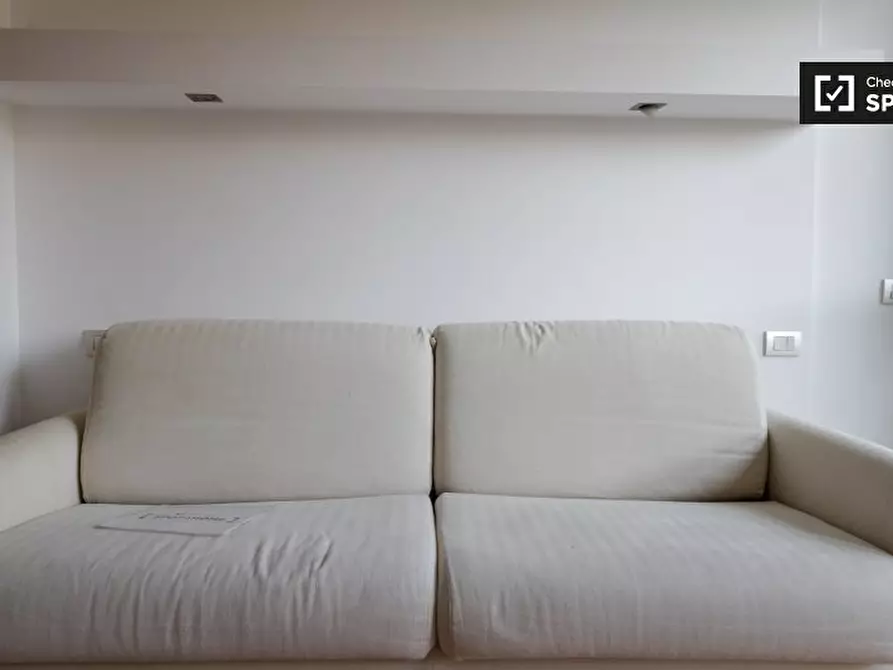 Immagine 5 di Appartamento in affitto  in Alzaia Naviglio Pavese, 20143 Milano MI, Italy a Milano