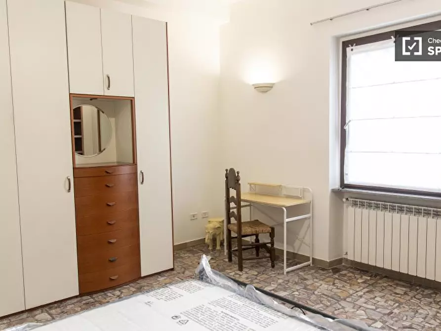 Immagine 4 di Camera condivisa in affitto  in Via del Fosso del Torrino a Roma