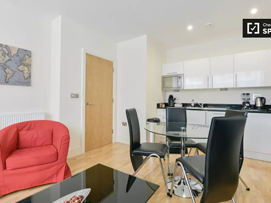 Immagine 3 di Appartamento in affitto  in Lanterns Way, Isle of Dogs, London E14 9JH, UK a Poplar