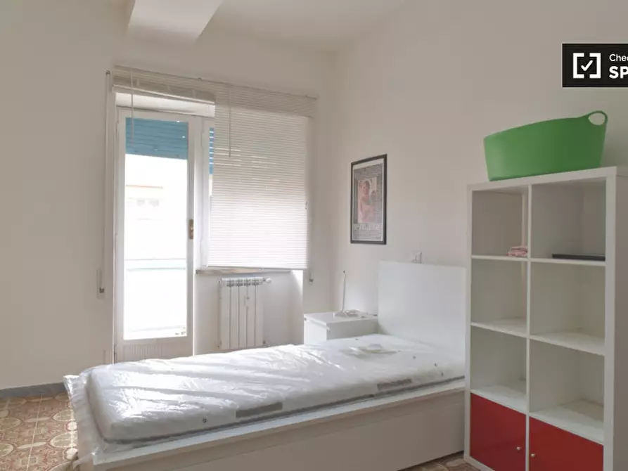 Immagine 4 di Camera condivisa in affitto  in Via Filippo Eredia a Roma