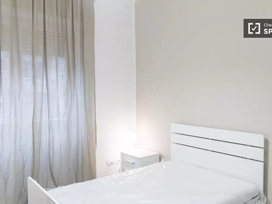 Immagine 5 di Camera condivisa in affitto  in Via Val d'Aosta a Roma