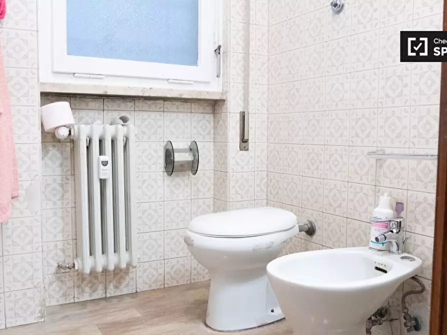 Immagine 13 di Camera condivisa in affitto  in Via Pietro Blaserna a Roma