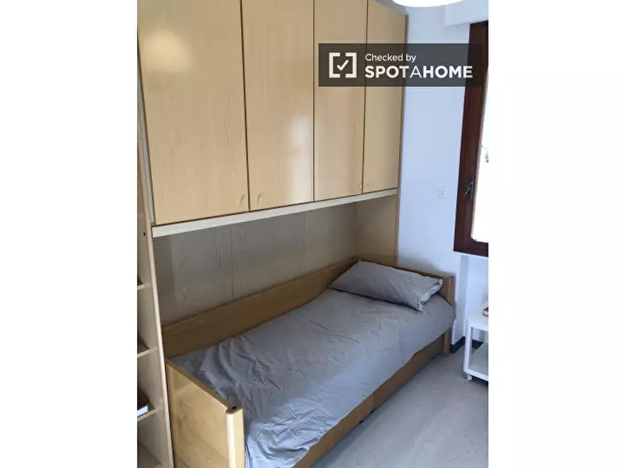 Immagine 4 di Camera condivisa in affitto  in Via Umberto I a Padova