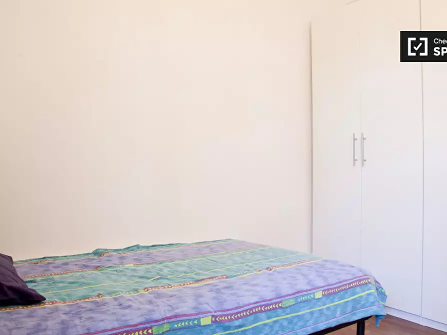 Immagine 3 di Camera condivisa in affitto  in Via Temistocle Calzecchi Onesti a Roma