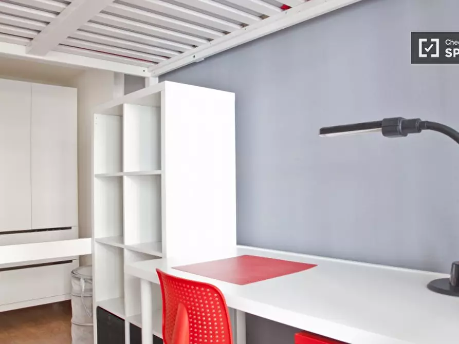 Immagine 11 di Camera condivisa in affitto  in Viale Libia a Roma