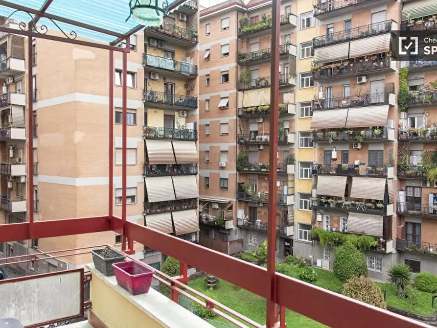 Immagine 13 di Camera condivisa in affitto  in Via Quirino Majorana a Roma