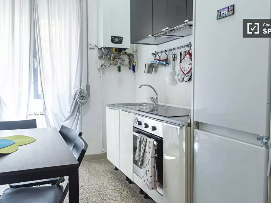 Immagine 1 di Camera condivisa in affitto  in Via Filippo Scolari a Roma