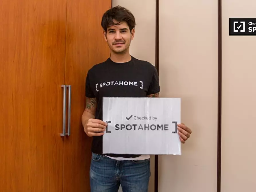 Immagine 6 di Camera condivisa in affitto  in Via Isimbardi a Milano