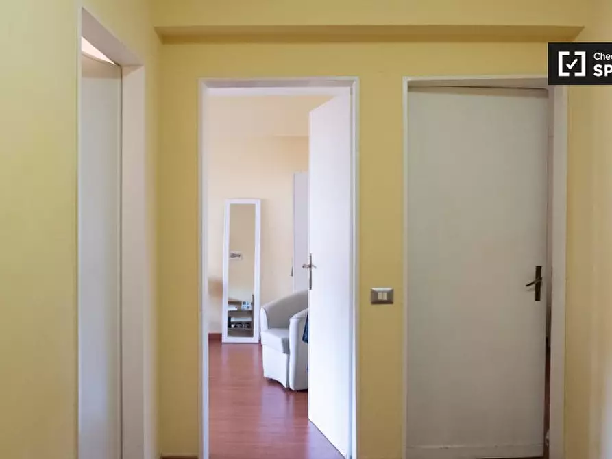 Immagine 18 di Camera condivisa in affitto  in Via Salvatore Pincherle a Roma