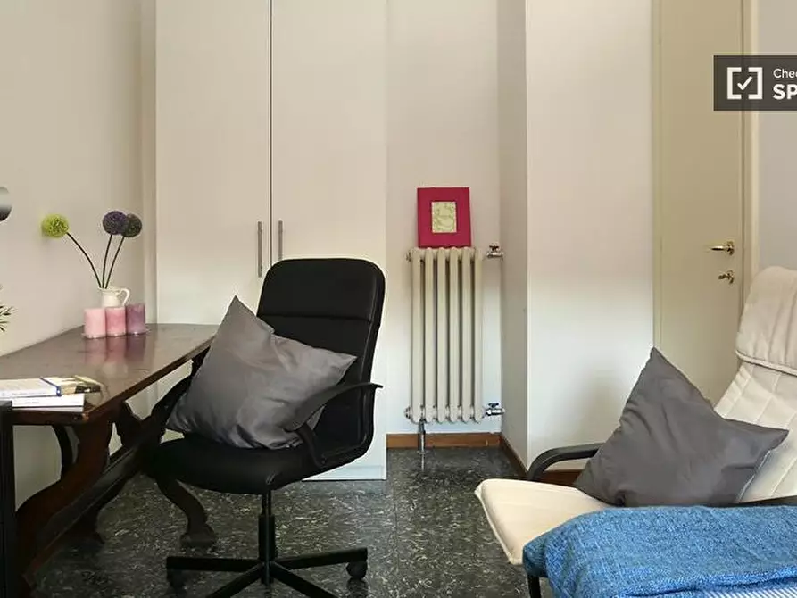 Immagine 2 di Camera condivisa in affitto  in via Negroli a Milano