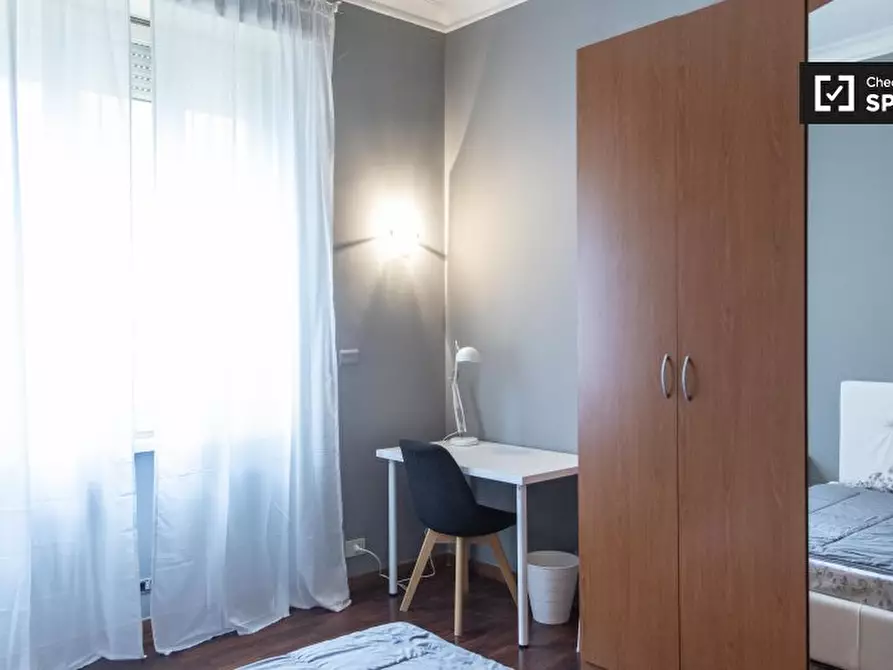 Immagine 3 di Camera condivisa in affitto  in Via Pietro Tacchini a Roma