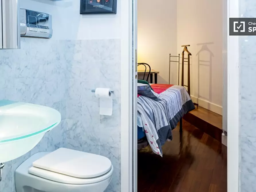 Immagine 9 di Camera condivisa in affitto  in Viale Edoardo Jenner a Milano