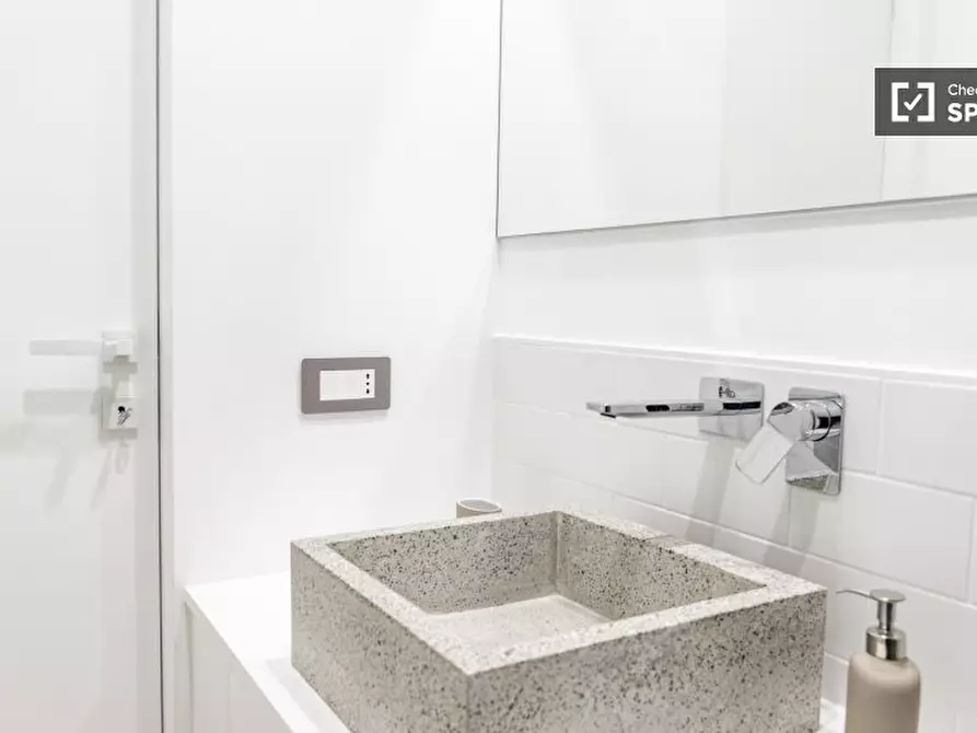 Immagine 4 di Appartamento in affitto  in Via Pietro Maffi a Roma