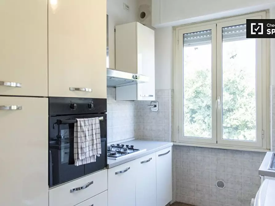 Immagine 7 di Camera condivisa in affitto  in Via Portuense a Roma