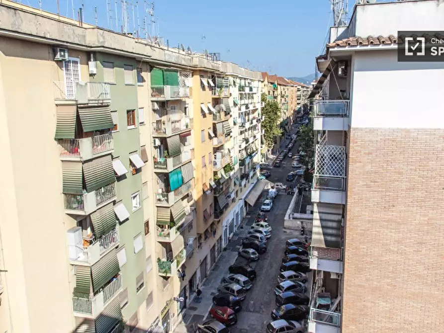 Immagine 14 di Camera condivisa in affitto  in Via Tuscolana a Roma