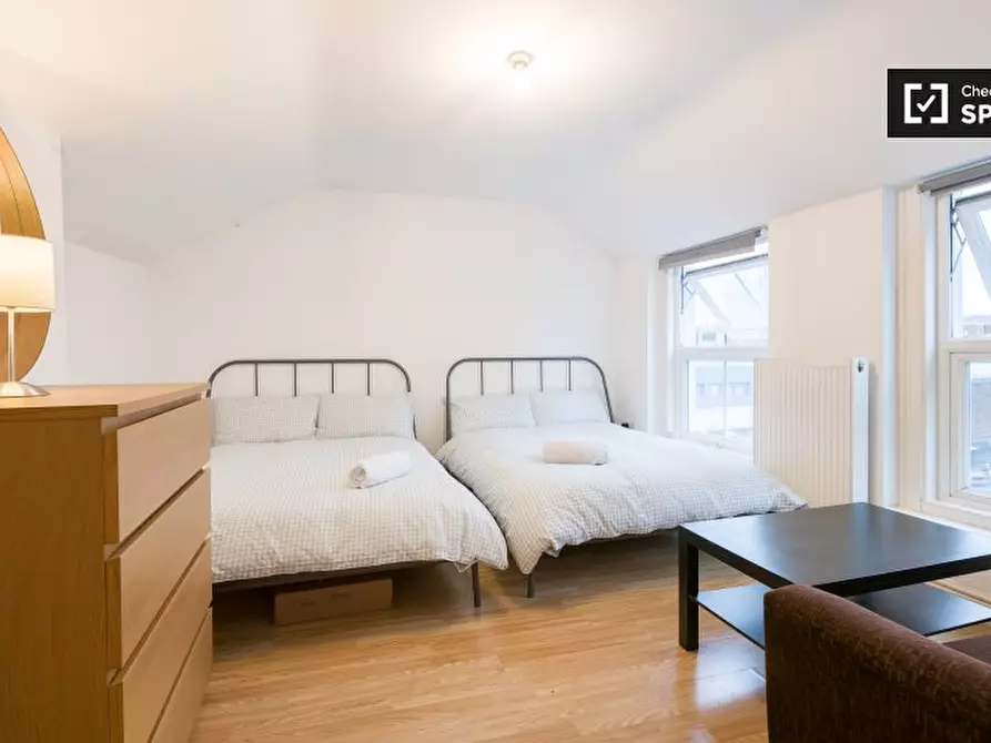 Immagine 5 di Camera condivisa in affitto  in a Court St a Poplar