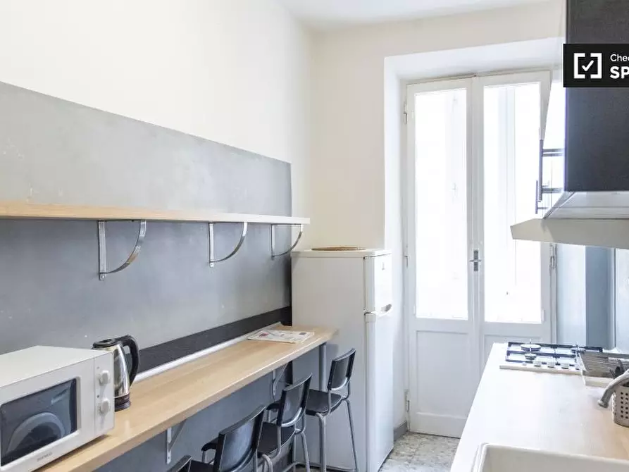 Immagine 9 di Camera condivisa in affitto  in Via Camilla a Roma