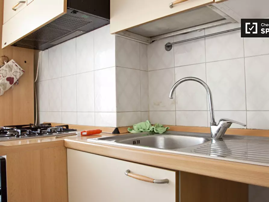 Immagine 16 di Camera condivisa in affitto  in Via Salvatore Pincherle a Roma