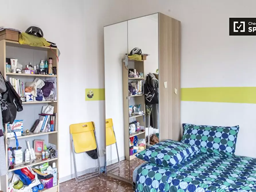 Immagine 2 di Camera condivisa in affitto  in Viale Palmiro Togliatti a Roma