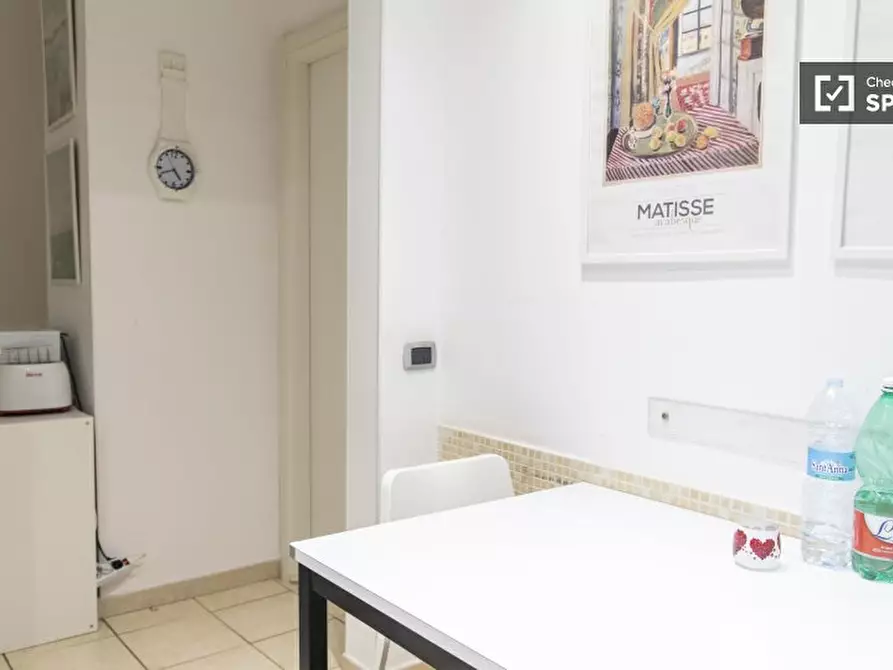 Immagine 8 di Camera condivisa in affitto  in Via Agri a Roma