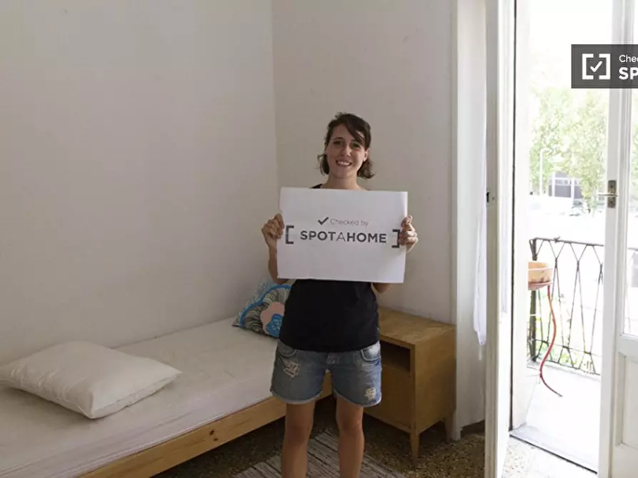 Immagine 9 di Camera condivisa in affitto  in Viale Jenner a Milano