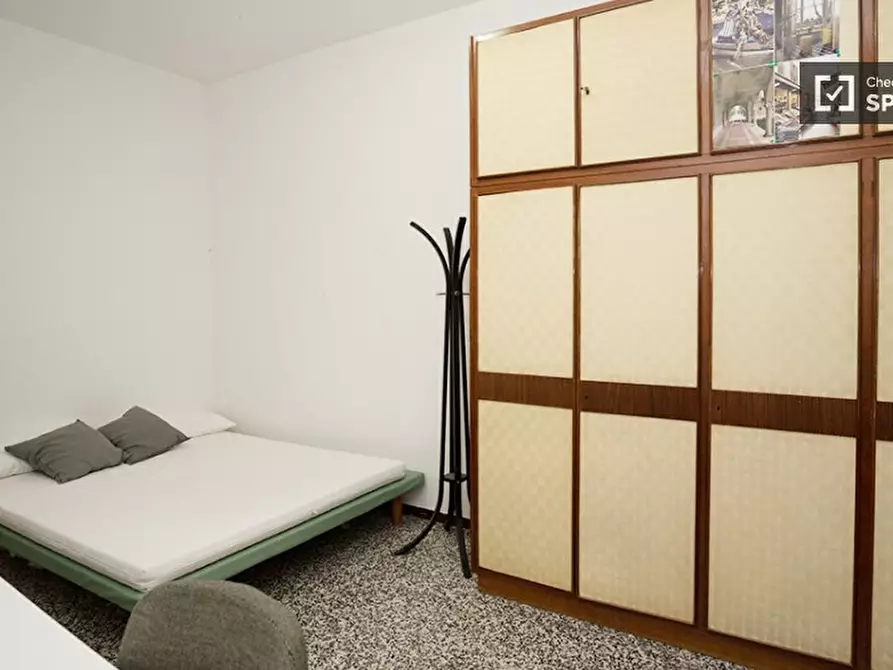 Immagine 2 di Camera condivisa in affitto  in Via Isimbardi a Milano