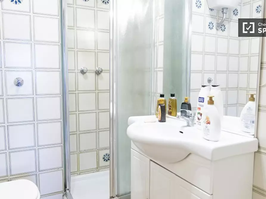 Immagine 14 di Camera condivisa in affitto  in Via Clemente Rebora a Roma