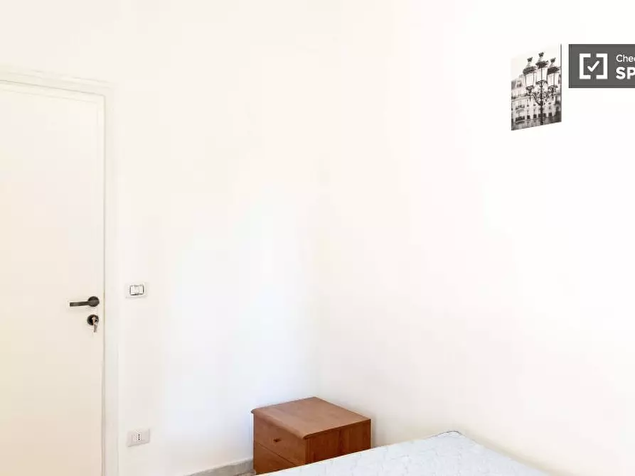 Immagine 5 di Camera condivisa in affitto  in Via Gregorio Ricci Curbastro a Roma