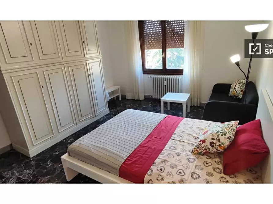 Immagine 2 di Camera condivisa in affitto  in Viale Fratelli Rosselli a Firenze