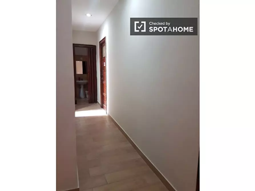 Immagine 5 di Appartamento in affitto  in Via Giacomo Savarese a Napoli