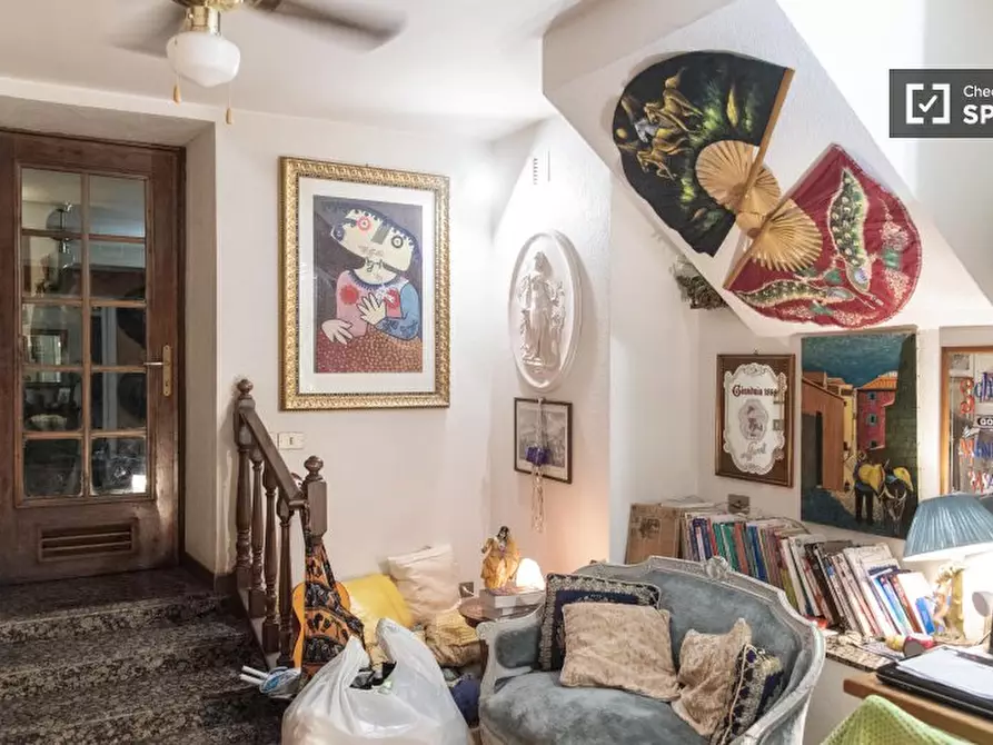 Immagine 11 di Camera condivisa in affitto  in Via Goffredo Mameli a Roma